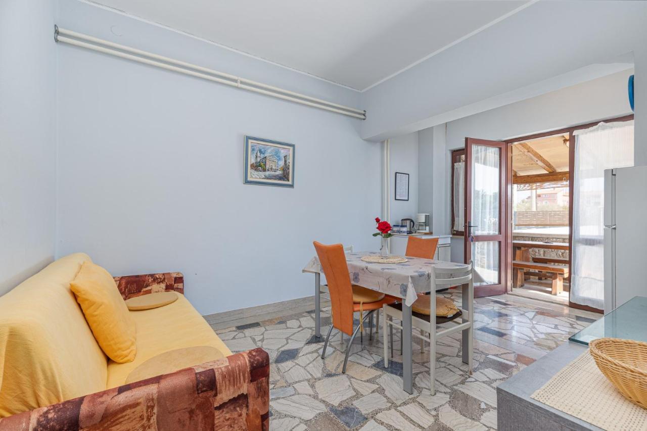 Silva Apartman Poreč Kültér fotó